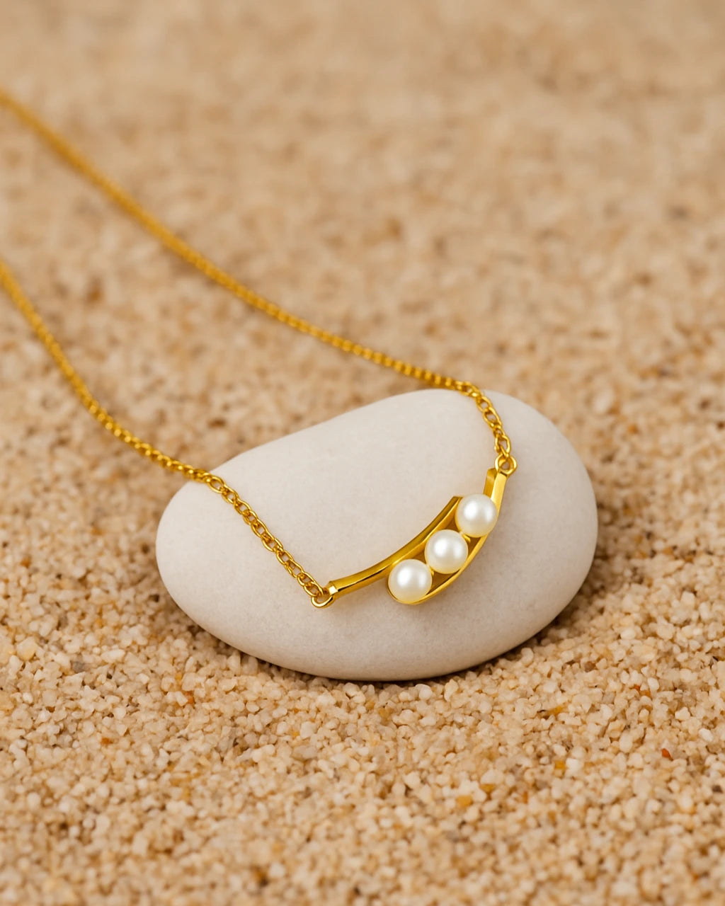 Pearl Toggle Neckpiece