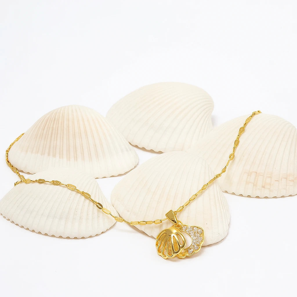 Shell Perline Neckpiece