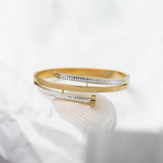 Elegance Twist Bracelet