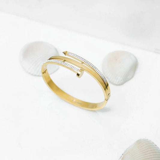 Elegance Twist Bracelet