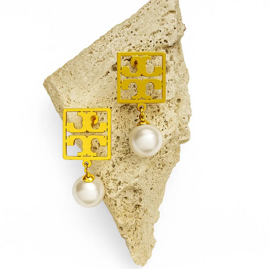 Gold and Pearl Earring