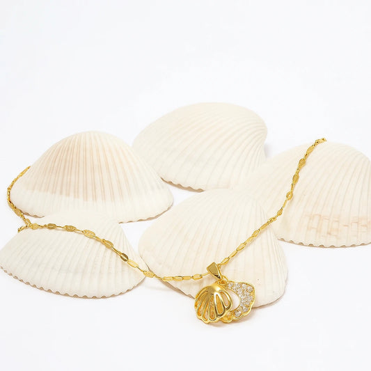 Shell Perline Neckpiece